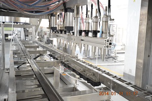 液體灌裝機細(xì)節(jié)